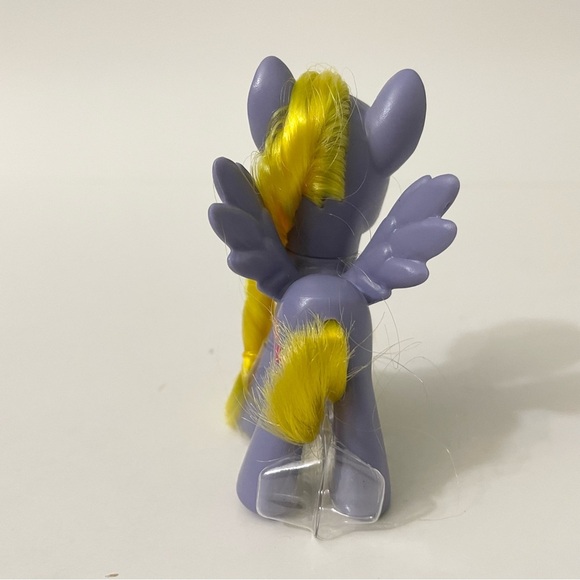 My Little Pony Lily Blossom Brushable Figure Toy - Picture 4 of 16